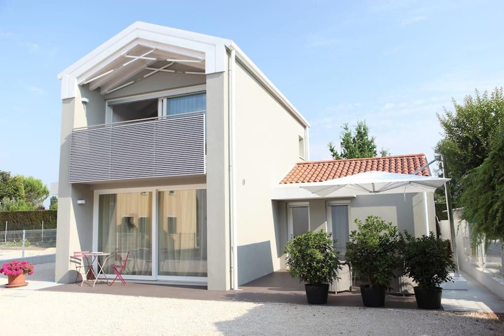 شقة Elegant House With A Garden ميرا المظهر الخارجي الصورة